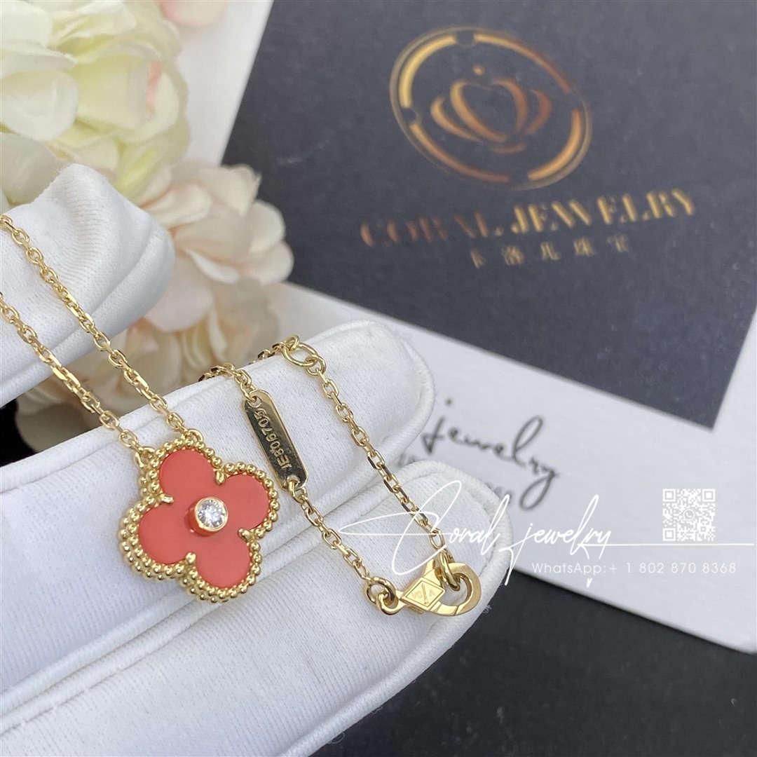 Van cleef & arpels limited edition coral vintage alhambra pendant (1)