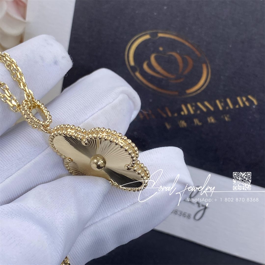 Van Cleef & Arpels Magic Alhambra Long Necklace, 1 Motif Yellow Gold Vcarp4ko00 (3)