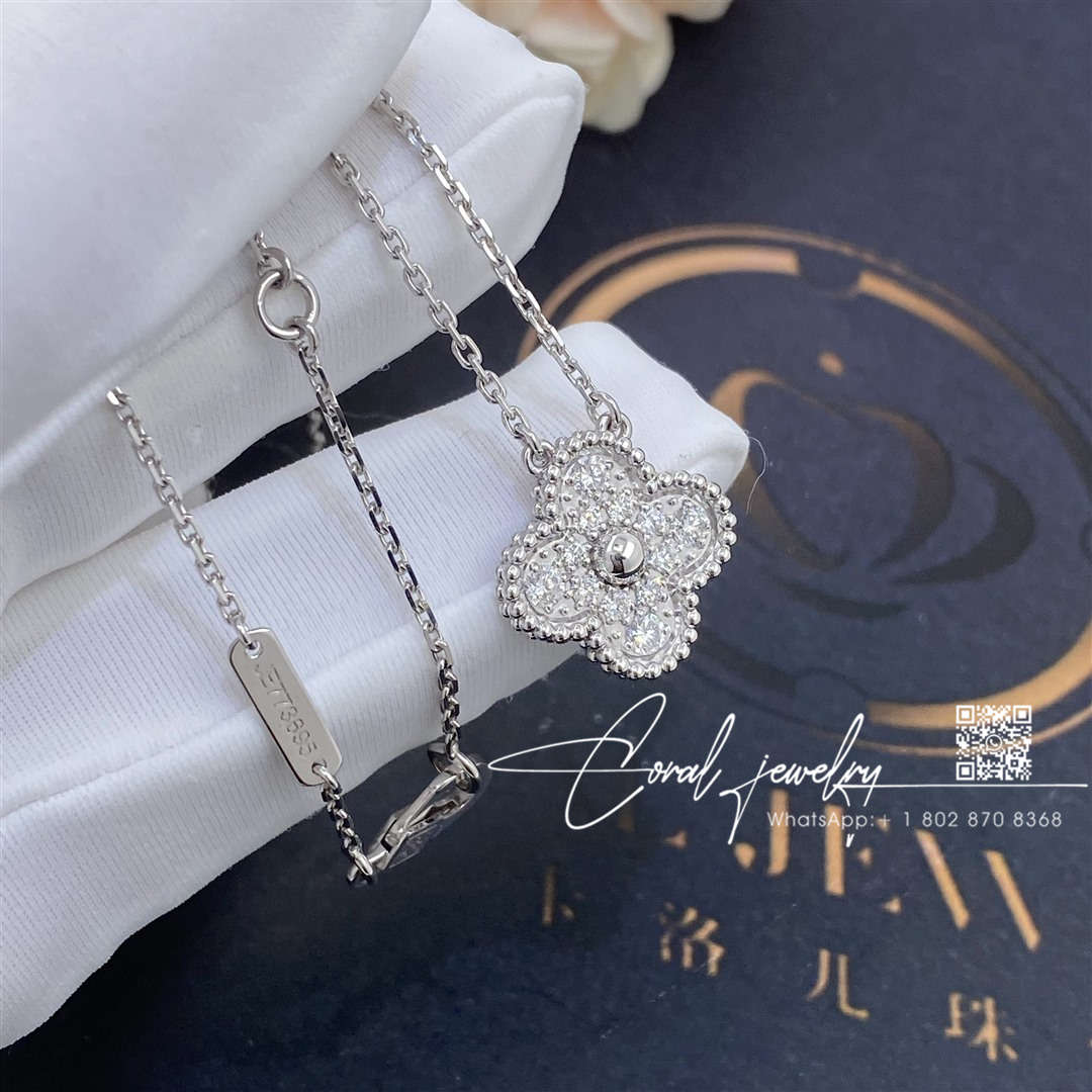 Van Cleef & Arpels Vintage Alhambra Pendant White Gold, Diamond Vcara46100 (3)