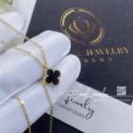 Van Cleef & Arpels Sweet Alhambra Pendant Yellow Gold, Onyx (2)