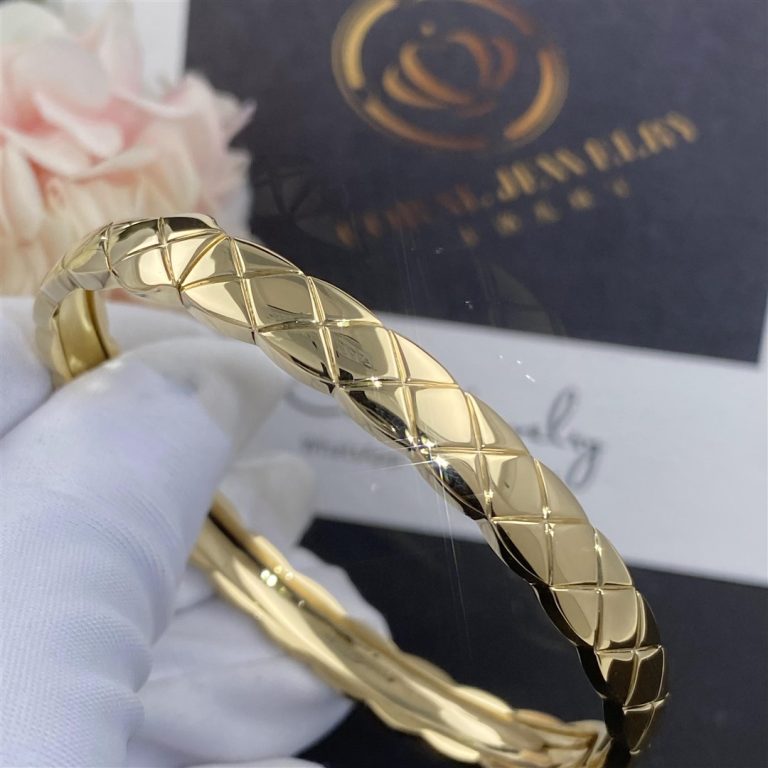 Chanel Coco Crush Bracelet Quilted Motif, 18k Yellow Gold J11139 (4)